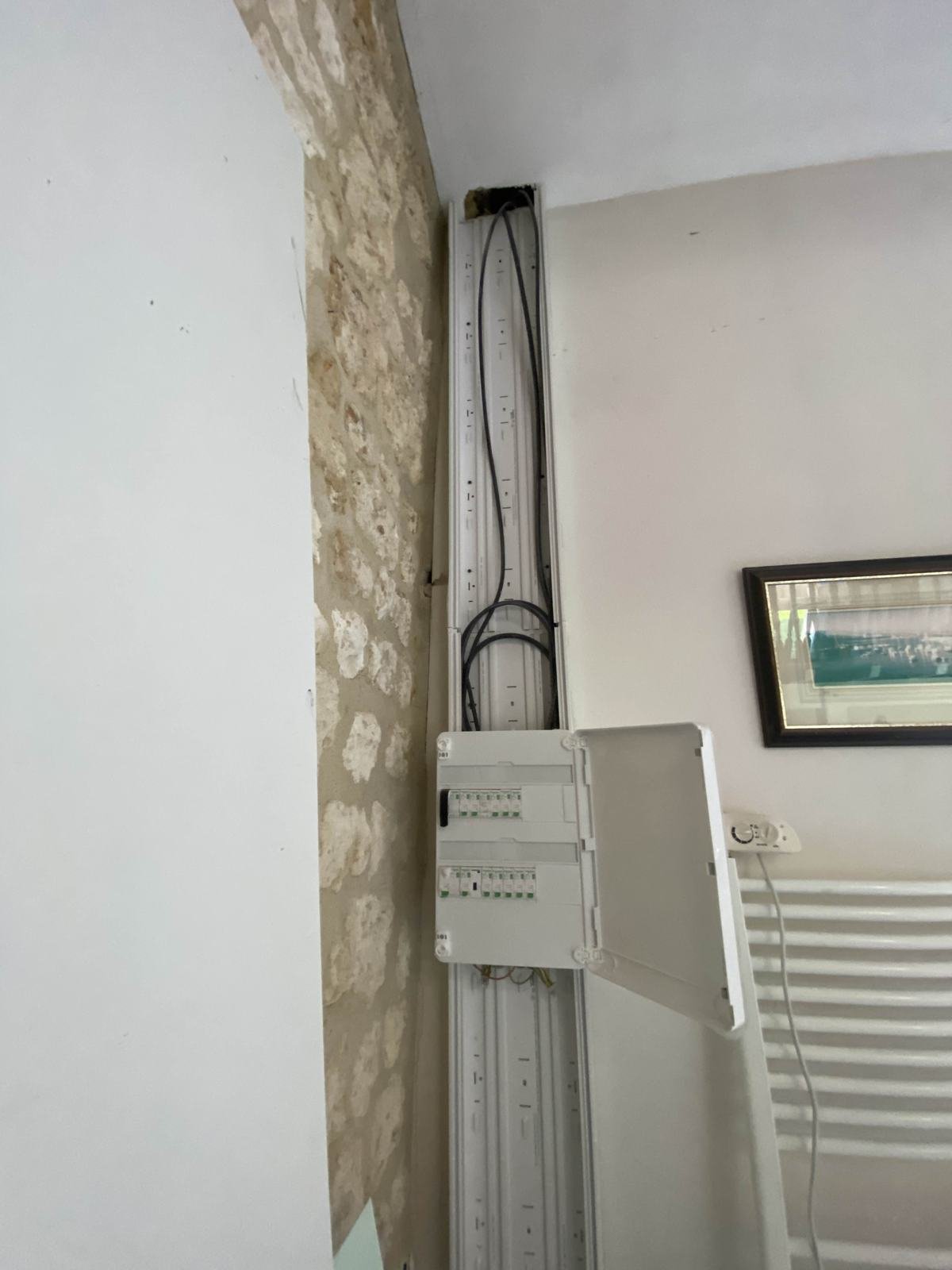 Tableau électrique neuf pour installation de borne de recharge IRVE
